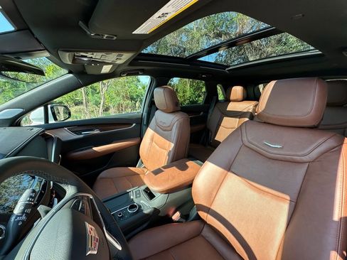 New 2025 Cadillac XT5 Sportv image 16