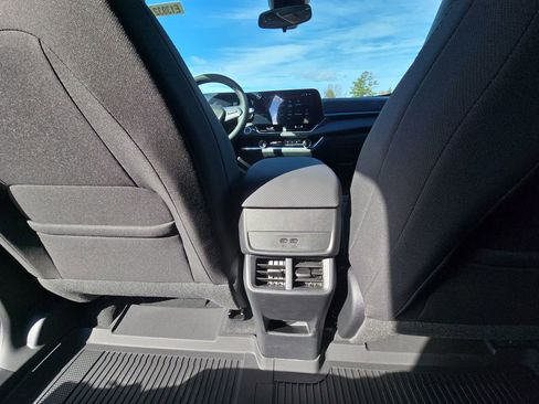 New 2026 Chevrolet Equinox LT w/ LPO, Floor Liner Package image 58