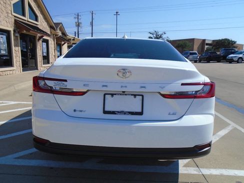 Used 2025 Toyota Camry LE image 6