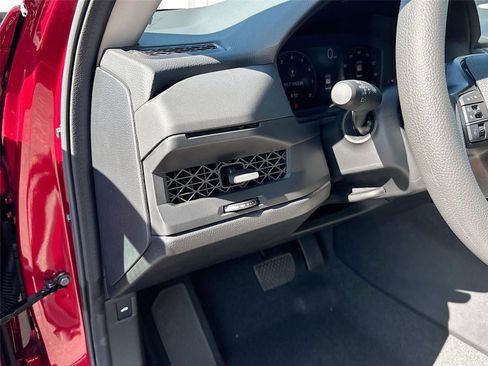 Certified 2025 Honda Accord SE image 11