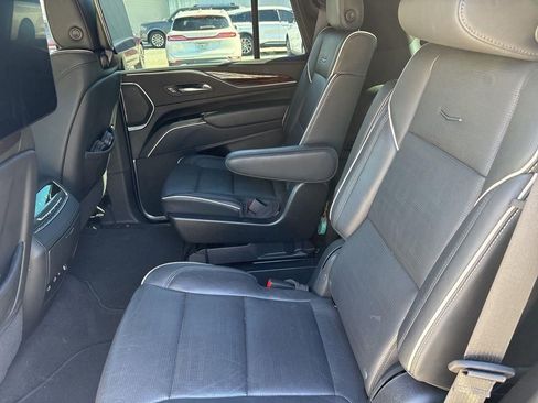 Used 2023 Cadillac Escalade Premium Luxury w/ Performance Package image 9