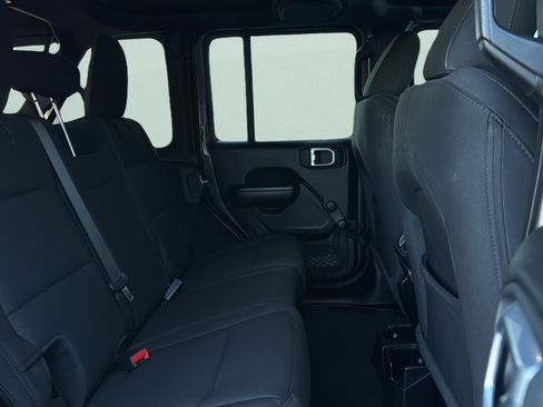 Used 2020 Jeep Wrangler Unlimited Sport AWD/4WD image 28