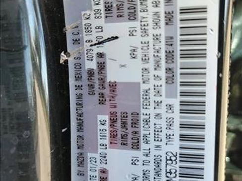 Used 2023 MAZDA MAZDA3 s image 22