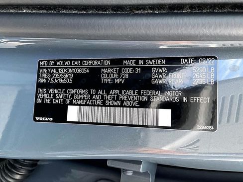 Used 2022 Volvo XC60 B5 Momentum w/ Advanced Package FWD image 33