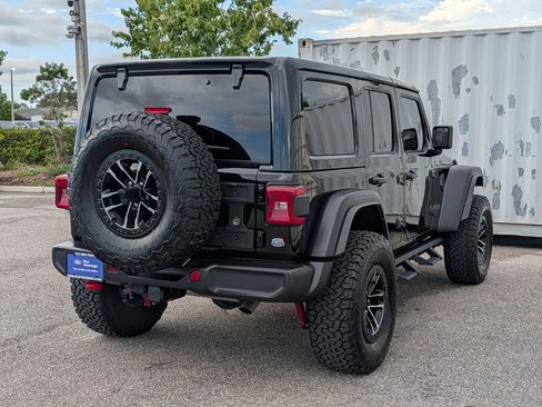 Used 2024 Jeep Wrangler Unlimited Rubicon w/ XTREMEE 35" Tire Package AWD/4WD image 4