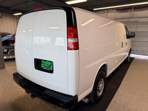 Used 2022 Chevrolet Express 3500 Extended w/ Driver Convenience Package RWD image 3