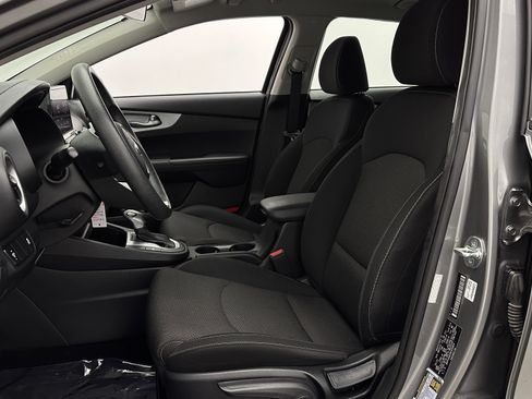 Used 2022 Kia Forte LXS image 12