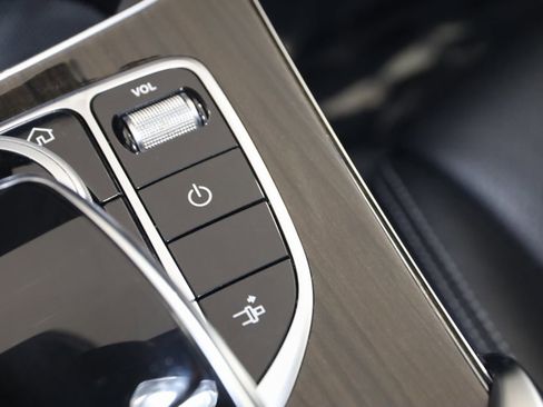 Used 2021 Mercedes-Benz C 300 4MATIC Cabriolet image 38