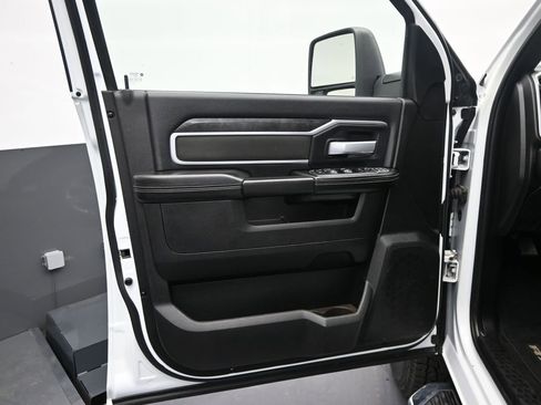 Used 2024 RAM 2500 Big Horn image 12