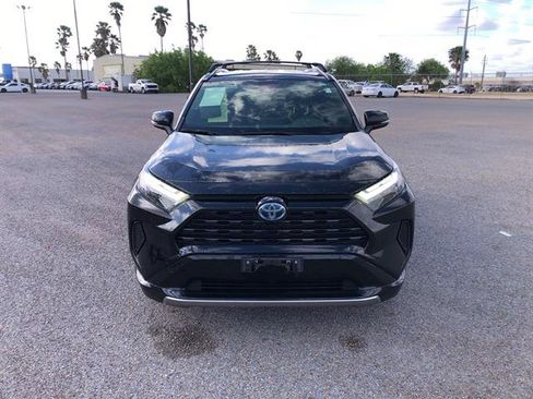 Used 2022 Toyota RAV4 SE image 2