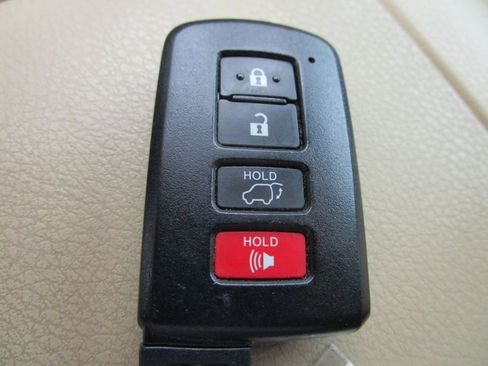 Used 2015 Toyota Highlander XLE image 36