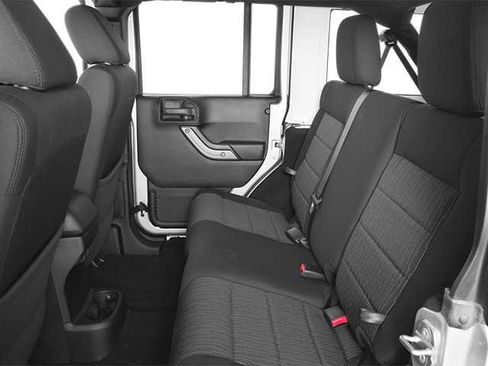 Used 2014 Jeep Wrangler Unlimited Sahara w/ Connectivity Group AWD/4WD image 9
