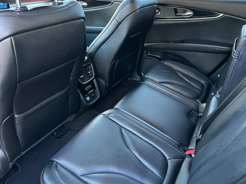 Used 2023 Lincoln Nautilus Reserve w/ Luxury Package image 11