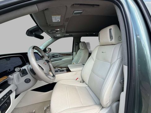 Used 2024 Cadillac Escalade ESV Sport Platinum w/ LPO, ONYX Package AWD/4WD image 2