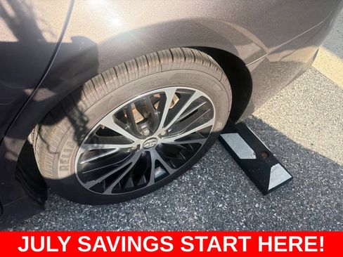 Used 2018 Toyota Camry SE FWD image 12