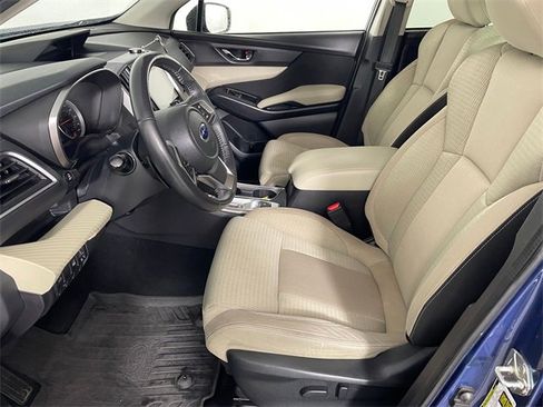 Used 2019 Subaru Ascent Premium image 2