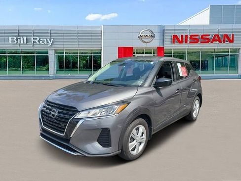 Certified 2025 Nissan Kicks Play S FWD image 3