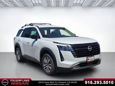New 2026 Nissan Pathfinder SL AWD/4WD image 1