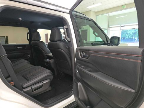 Used 2025 Nissan Armada PRO-4X AWD/4WD image 27