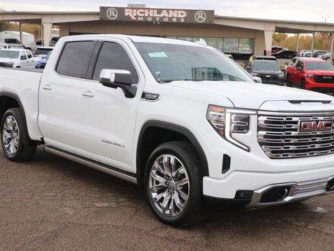 Used 2024 GMC Sierra 1500 Denali w/ Denali Reserve Package image 1
