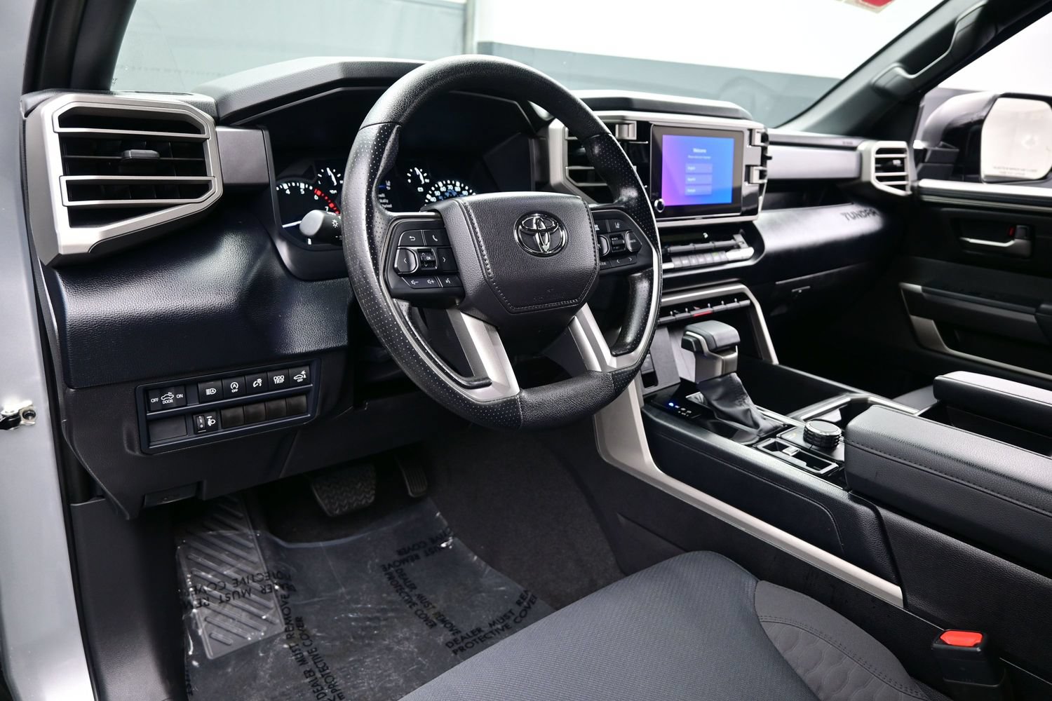 Used 2025 Toyota Tundra SR5 w/ SR5 Convenience Package AWD/4WD image 13