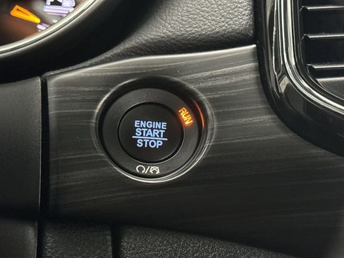 Used 2022 Jeep Grand Cherokee Laredo X image 16