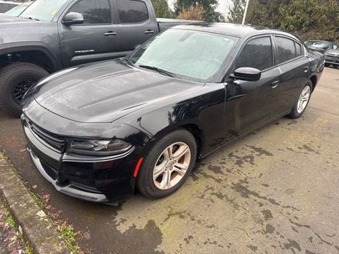 Used 2018 Dodge Charger SXT image 1