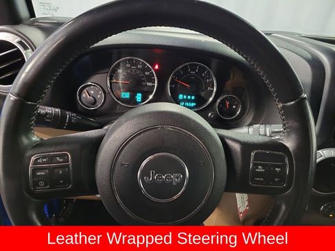 Used 2016 Jeep Wrangler Unlimited Sahara w/ Connectivity Group image 15