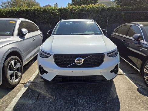 Used 2024 Volvo XC40 B5 Plus w/ Climate Package image 37