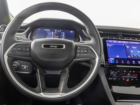 Used 2024 Jeep Grand Cherokee L Limited w/ Luxury Tech Group II AWD/4WD image 33