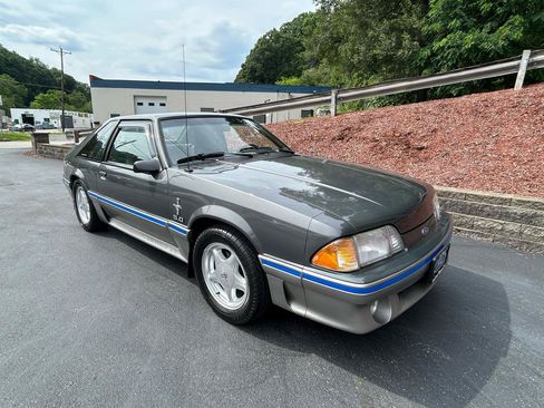 Used 1988 Ford Mustang GT RWD image 11