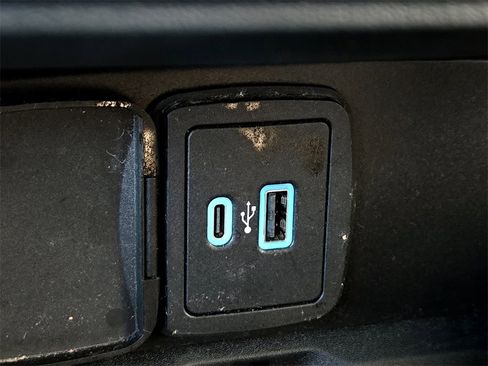 Used 2022 Ford Bronco Wildtrak image 21