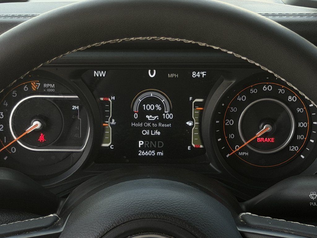 Used 2025 Jeep Gladiator Rubicon AWD/4WD image 13