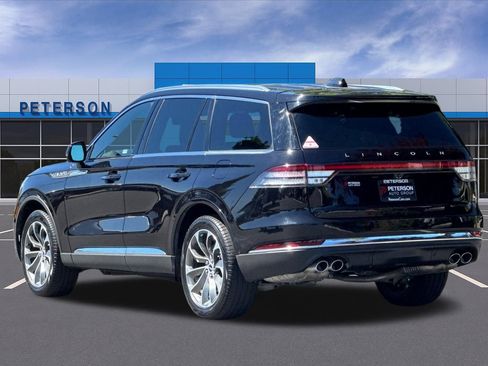 Used 2025 Lincoln Aviator Reserve AWD/4WD image 6
