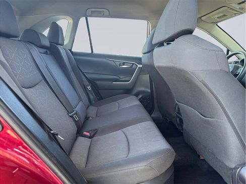 Used 2020 Toyota RAV4 XLE w/ XLE Grade Weather Package AWD/4WD image 24