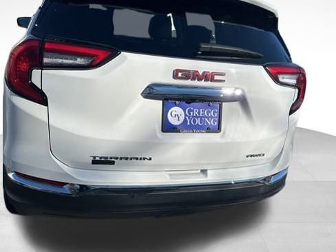 Used 2024 GMC Terrain SLT image 7