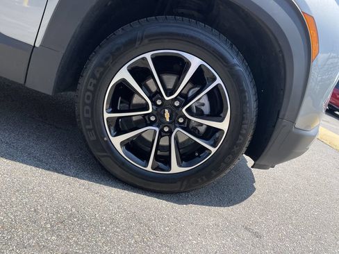 Used 2025 Chevrolet TrailBlazer LT AWD/4WD image 11