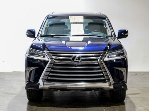 Used 2018 Lexus LX 570 4WD w/ Luxury Package image 8