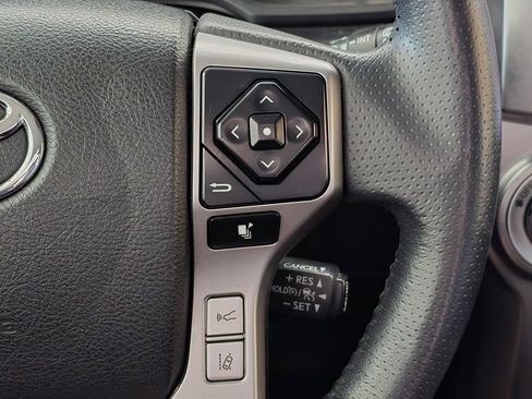 Used 2022 Toyota 4Runner SR5 AWD/4WD image 13