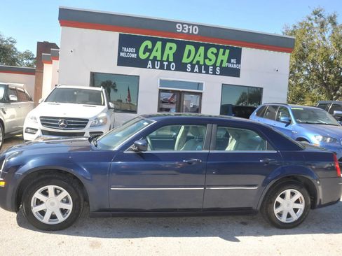 Used 2005 Chrysler 300 Touring w/ Sound Group RWD image 8