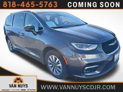 Used 2022 Chrysler Pacifica Touring-L