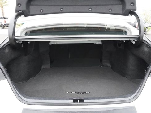 Used 2019 Toyota Camry SE image 8