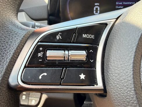 Used 2024 Kia Seltos LX AWD/4WD image 19