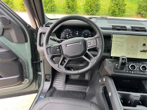 New 2026 Land Rover Defender 110 AWD/4WD image 15