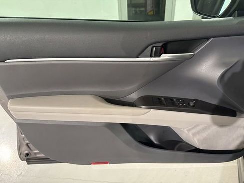 Used 2023 Toyota Camry SE FWD image 18