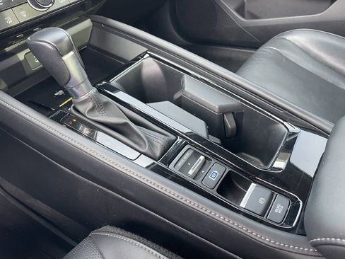 Used 2023 Honda Accord Touring image 14