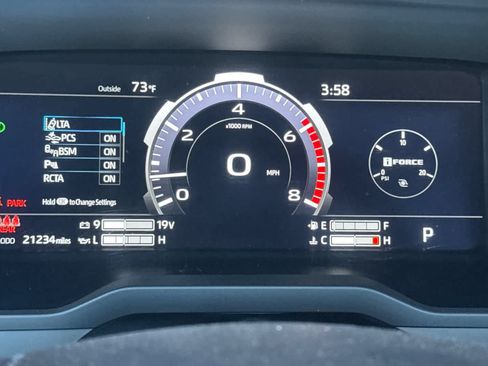 Used 2024 Toyota Tundra Limited AWD/4WD image 28