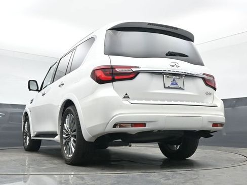 Used 2018 INFINITI QX80 4WD w/ Deluxe Technology Package image 19