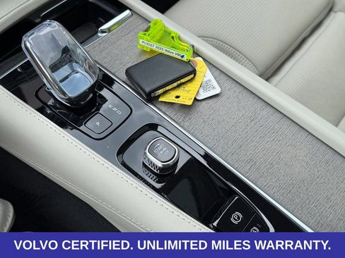Certified 2025 Volvo V90 B6 Cross Country Ultra AWD/4WD image 19