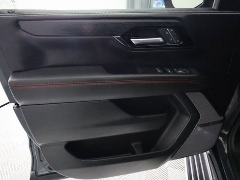 Used 2025 GMC Yukon AT4 Ultimate image 19